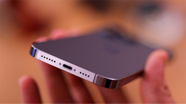 iPhone 14 Pro Max dung lượng pin đột phá, sạc đầy chỉ trong vòng 1 giờ đồng hồ